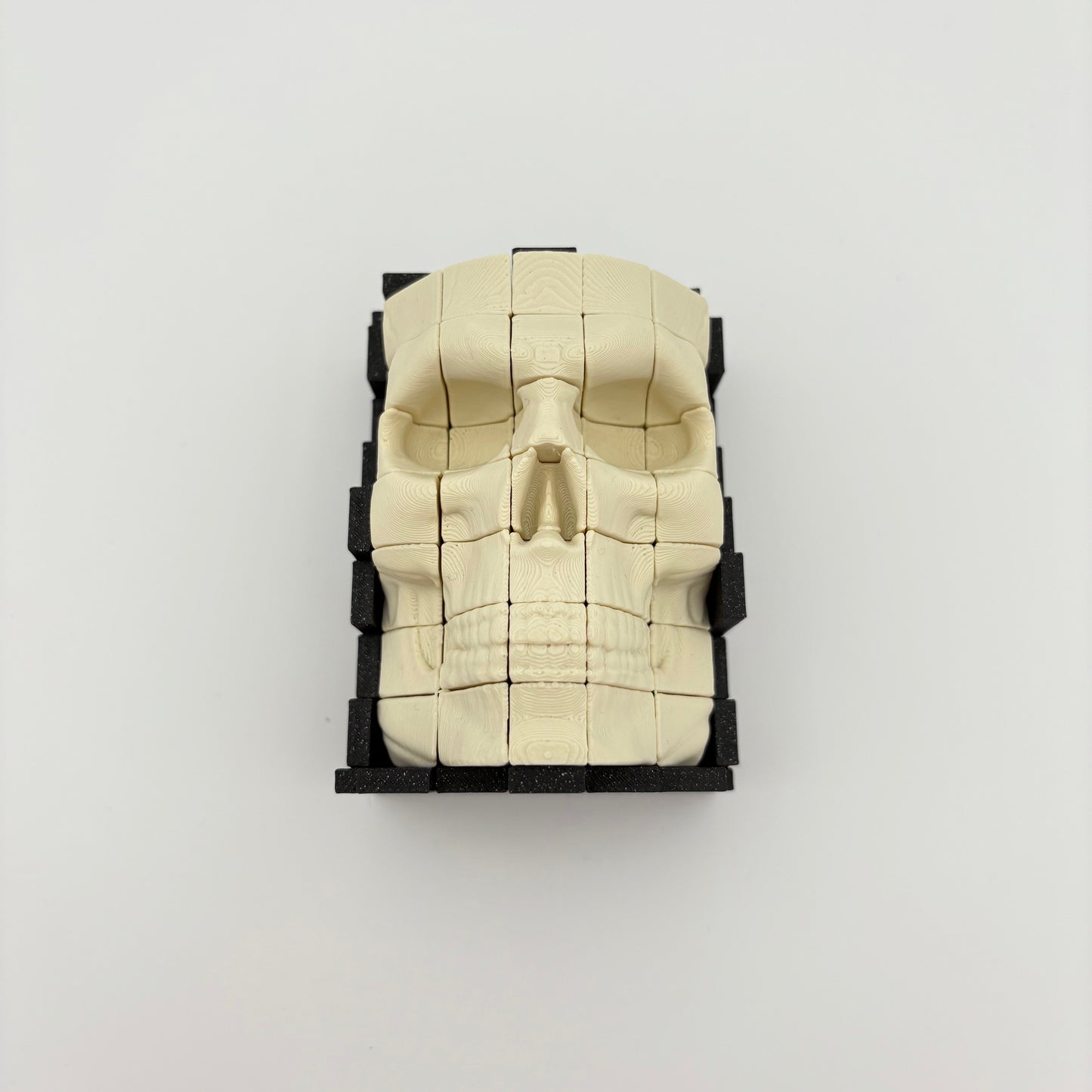 Pixel Skull & Lady – Flexi Wall Art - Fidget-Friendly 3D Print
